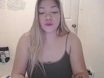 Stripchat Sex Cam of briannalove222