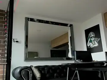 Stripchat Free Porn Cam of pretur_cruba1