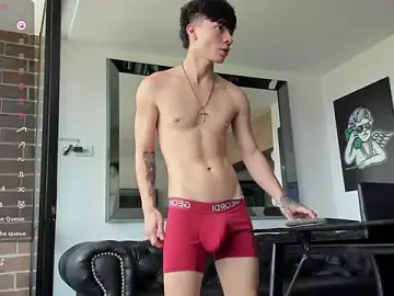 Stripchat Watch Live Sex Cams of pretur_cruba1