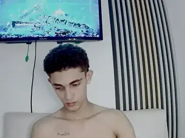 Stripchat Free Live Porn of nathan_shimmer