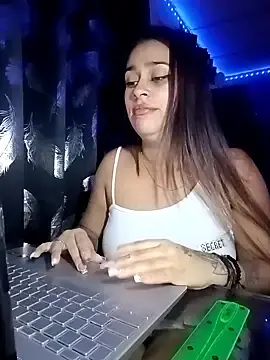 Stripchat Free Porn Cam of MariBelle1