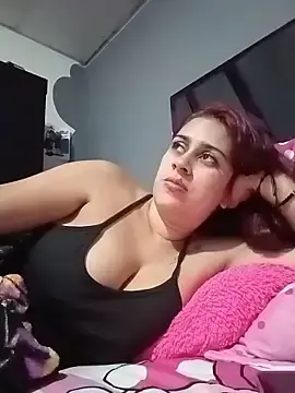 Stripchat Live Sex Cam of MariBelle1