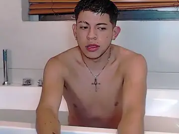 Stripchat Live Sex Cam of Zackfalcon_