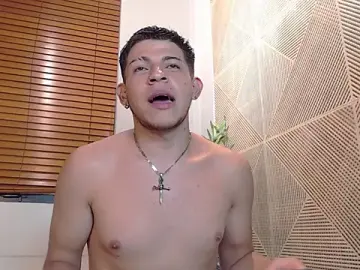 Stripchat Watch Live Sex Cams of Zackfalcon_