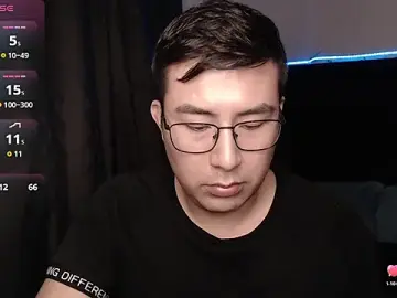 Stripchat Watch Live Sex Cams of andrewmhilton_