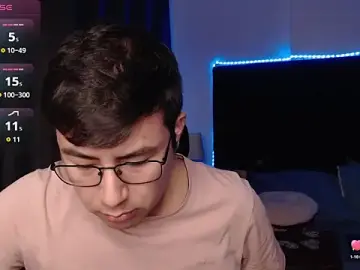 Stripchat Best Webcam of andrewmhilton_