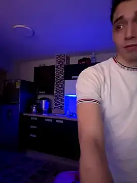 Stripchat Sex Cam of kevin_hotgirls