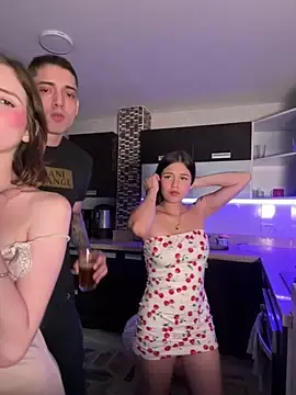 Stripchat Live Sex of kevin_hotgirls