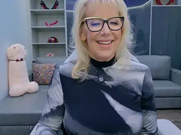 Stripchat Free Live Porn of FitCougar