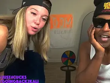 Stripchat Watch Live Sex Cams of boomboomr00m