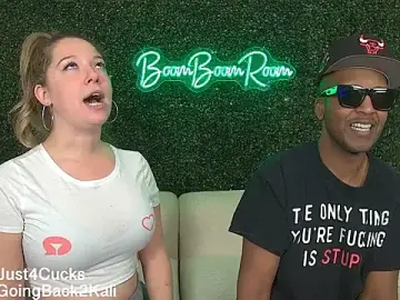 Stripchat Live Sex Cam of boomboomr00m