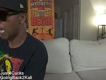 Stripchat Adult Webcam of boomboomr00m