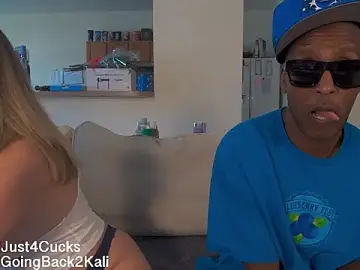 Stripchat Sex Cam of boomboomr00m
