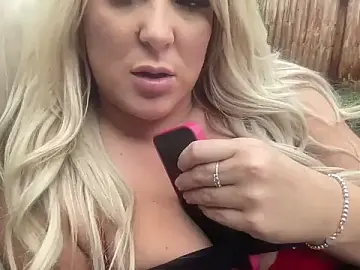 Stripchat Adult Video Chat of Bustyblondebabe32