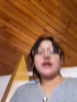 Stripchat Free Porn Cam of Camila_pinkk