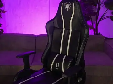 Stripchat Nude Webcam of Goldie_Flame