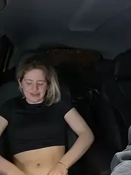 Stripchat Live Sex Cam of Holly-Glamour