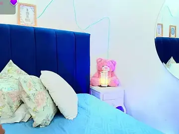 Stripchat Live Sex Cam of Naiaa_Cruz
