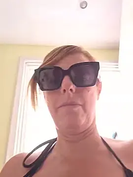 Stripchat Live Sex Cam of Susycachonda1