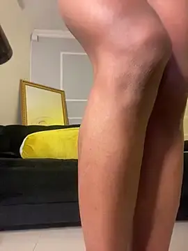 Stripchat Free Live Porn of IsabellaDarrell_ts