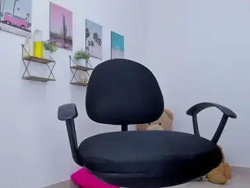 Stripchat Nude Webcam of Emma_lean