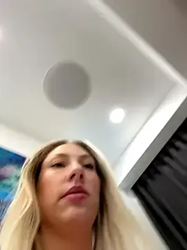 Stripchat Adult Webcam of LuisaBecker