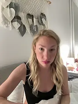 Stripchat Sex Cam of LuisaBecker