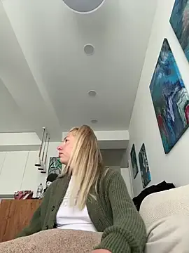 Stripchat Watch Live Sex Cams of LuisaBecker