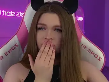 Stripchat Watch Live Sex Cams of CrystalLyons