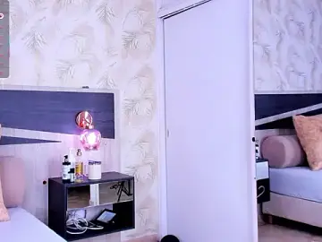 Stripchat Free Porn Cam of Travis_lenox_