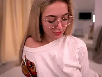 Stripchat Nude Webcam of KylieJoyce