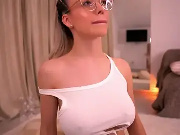 Stripchat Free Porn Cam of KylieJoyce