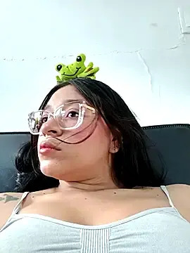 Stripchat Live Sex Cam of -VICKKY