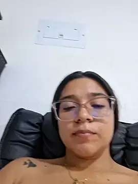 Stripchat Live Porn of -VICKKY