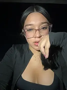 Stripchat Sex Cam of -VICKKY