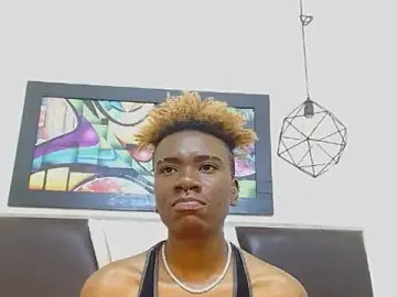 Stripchat Free Porn Cam of Darkiin_FTM