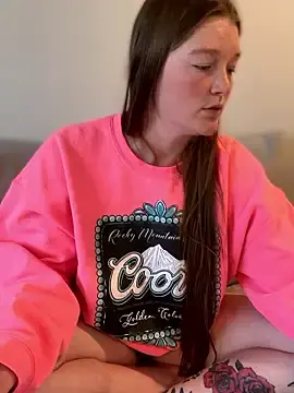 Stripchat Adult Webcam of PussiesnCream_
