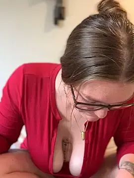 Stripchat Free Porn Cam of PussiesnCream_