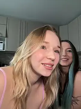 Stripchat Watch Live Sex Cams of RollDollsi