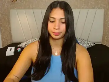 Stripchat Live Sex Cam of POCAHONTAS---