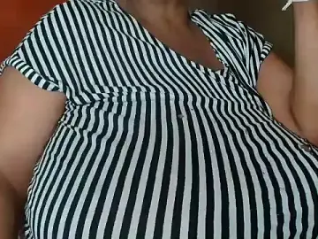 Stripchat Live Porn of tinagiant