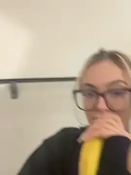 Stripchat Live Sex Cam of zoeypink