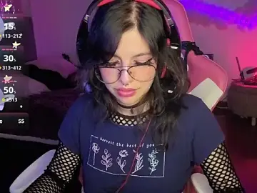 Stripchat Adult Webcam of larah_uwu