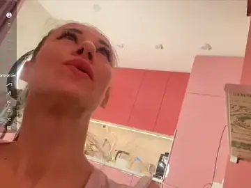 Stripchat Live Sex Cam of Crystallana