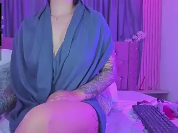 Stripchat Adult Video Chat of Nayla-Mouna