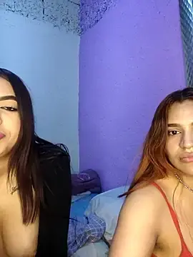 Stripchat Sex Cam of SexyFriends_