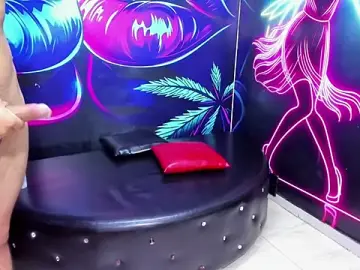 Stripchat Watch Live Sex Cams of hot-threesome