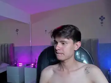 Stripchat Live Sex Cam of Derek_Sinn