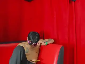 Stripchat Live Sex Cam of Extreme_Team8