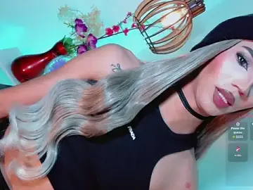 Stripchat Best Webcam of emelly_horny_